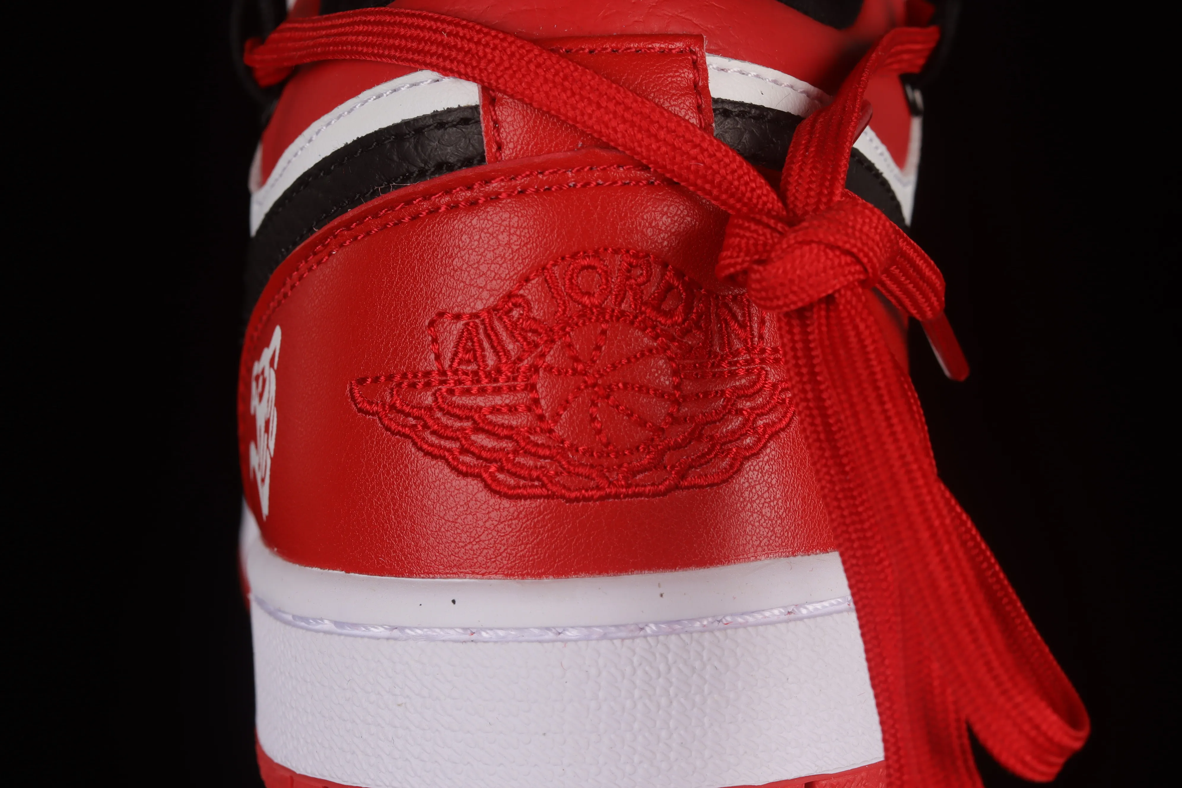 All categories Air Jordan Jordan series basketball shoes Air Jordan 1 Low Air Jordan 1 Low AJ1 Joe 1 customized version Vibe flavor deconstruction sports culture basketball shoes 553558-118